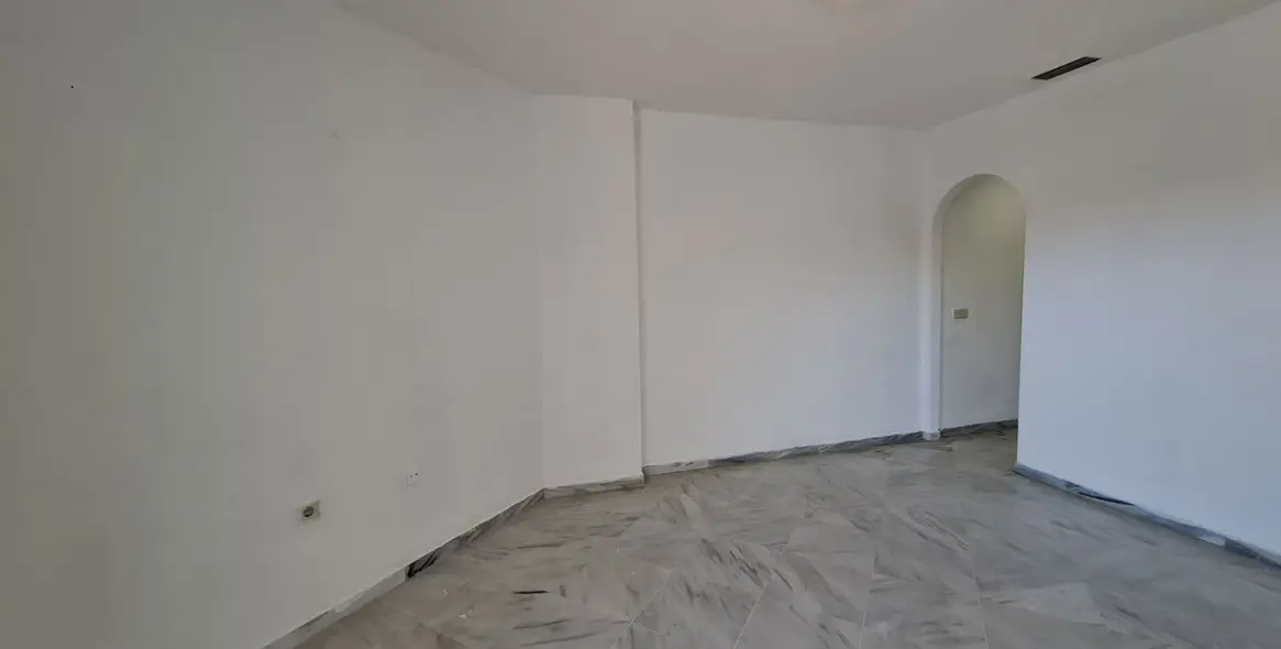 Продажа апартаментов на первом этаже в Río Real 21