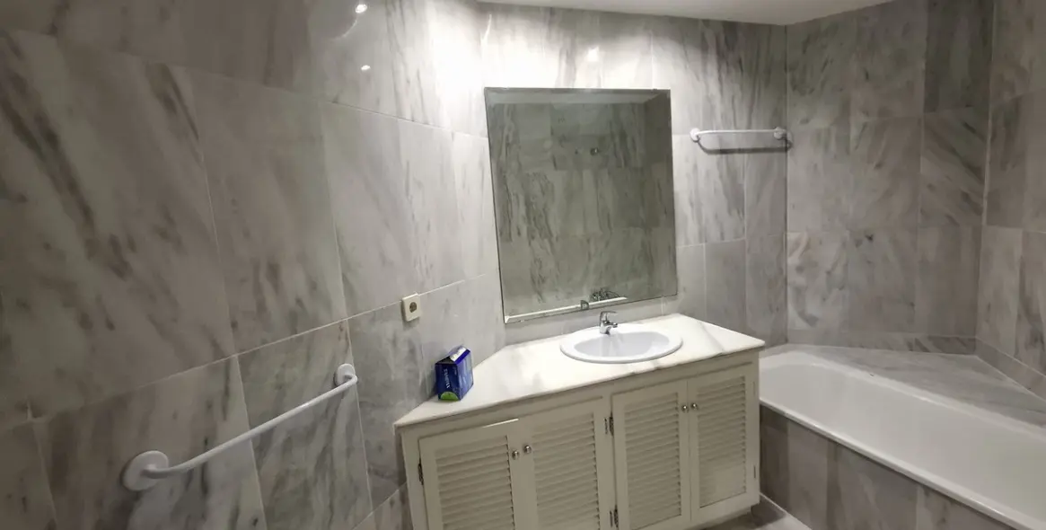 Продажа апартаментов на первом этаже в Río Real 23