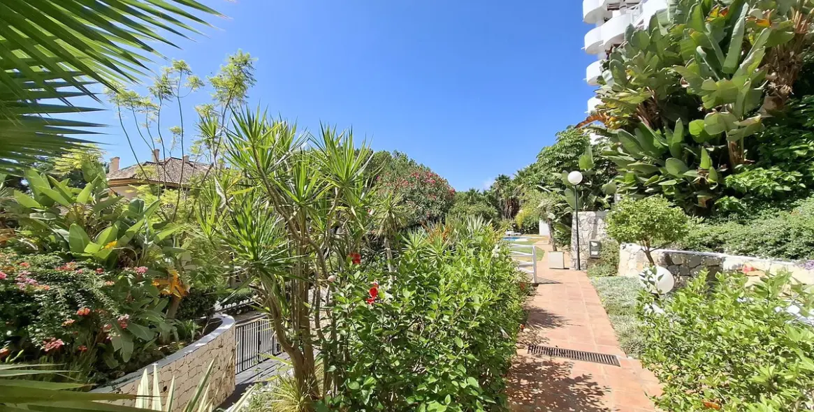 Продажа апартаментов на первом этаже в Río Real 36