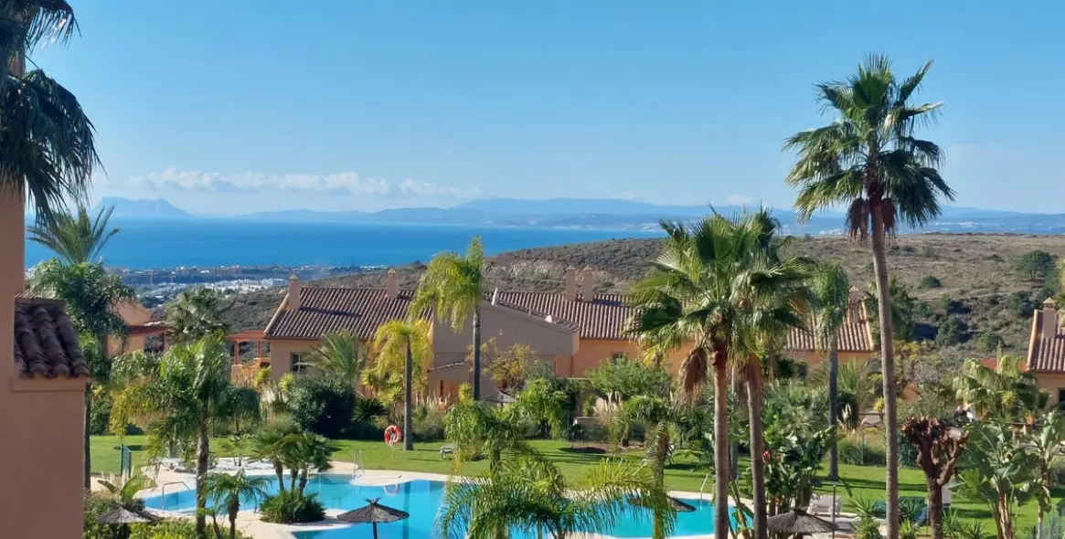 Продажа апартаментов на среднем этаже в Benahavís 1