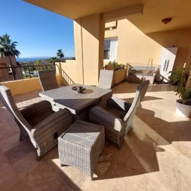 Продажа апартаментов на среднем этаже в Benahavís