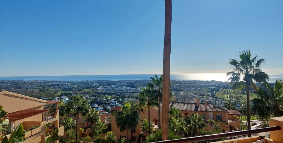 Продажа апартаментов на среднем этаже в Benahavís 3