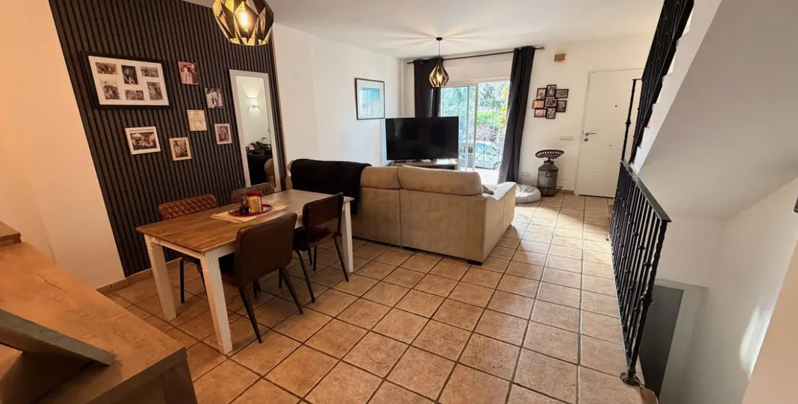 Sale of townhouse in Calypso 5