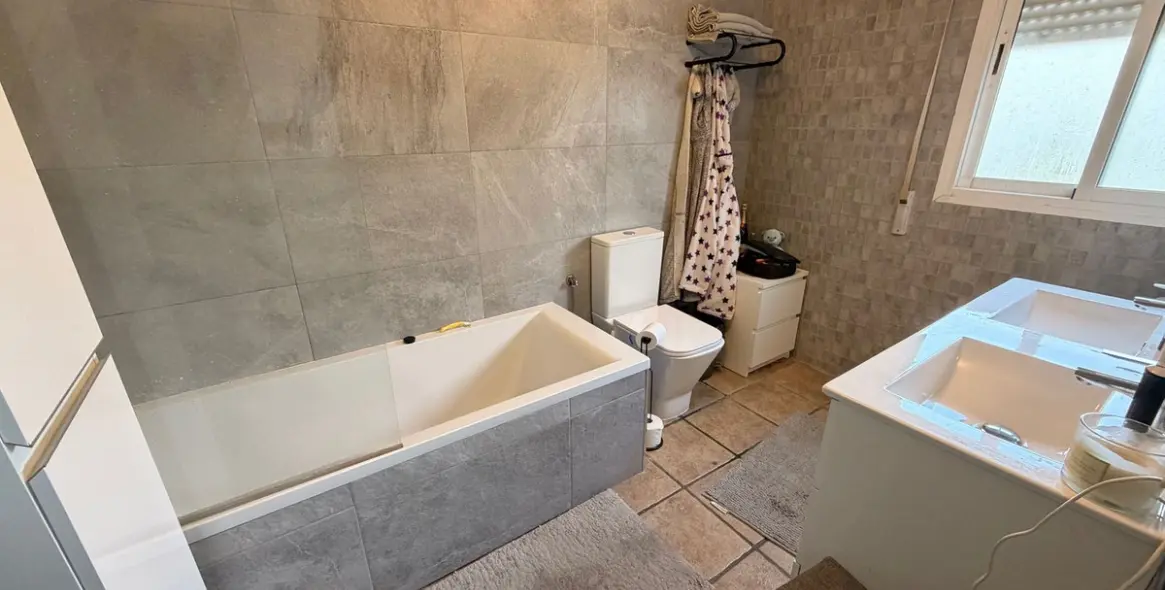 Sale of townhouse in Calypso 13