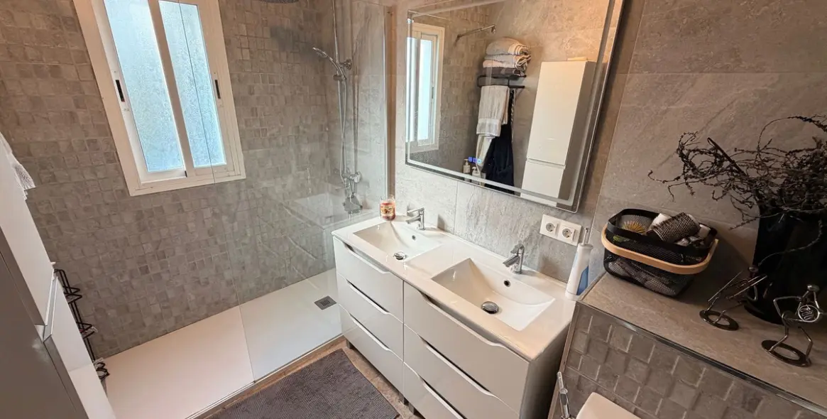 Sale of townhouse in Calypso 16