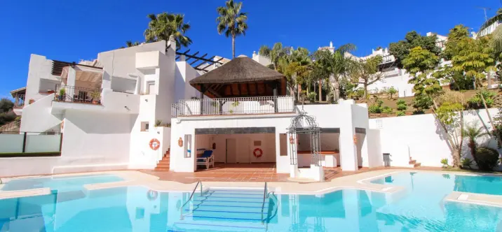 Venta de casa pareada en Istán 0