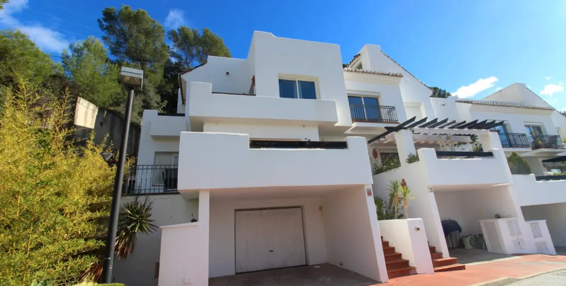 Sale of semi-detached house in Istán 2