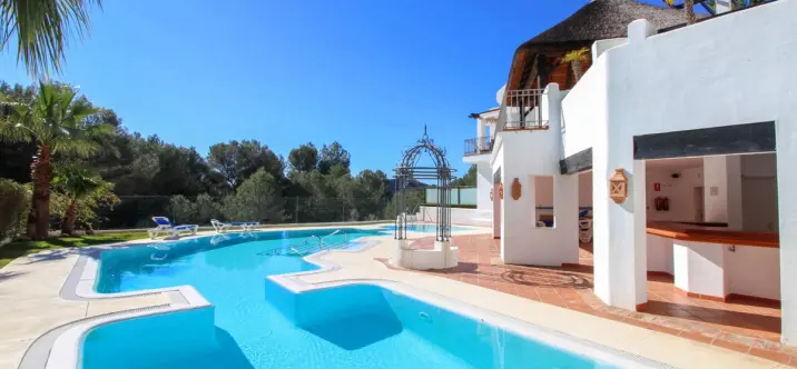 Venta de casa pareada en Istán 2