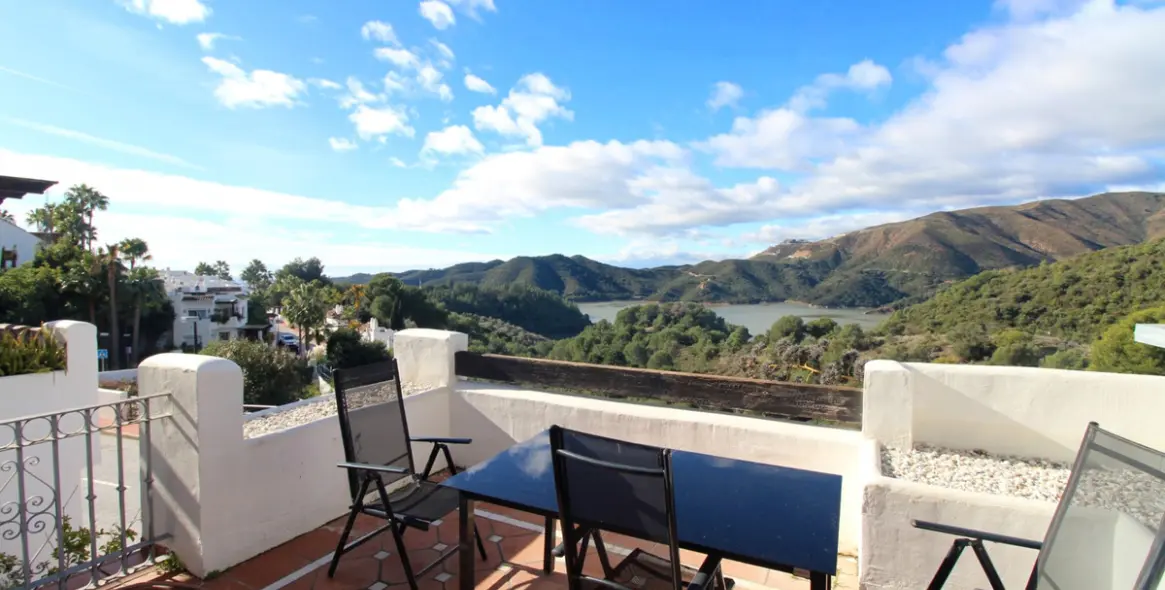 Sale of semi-detached house in Istán 5