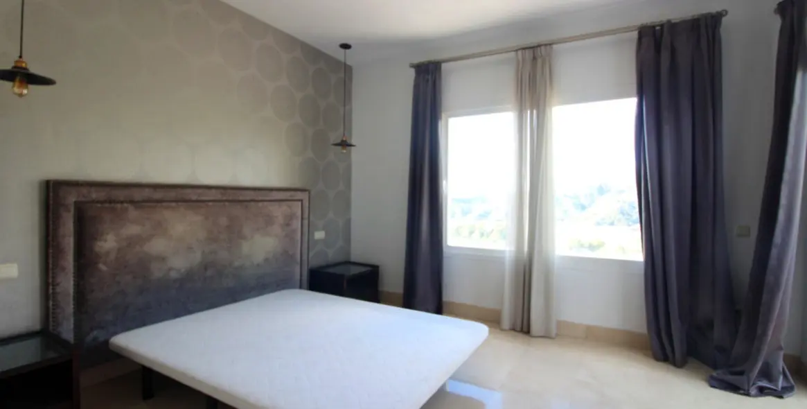 Sale of semi-detached house in Istán 11