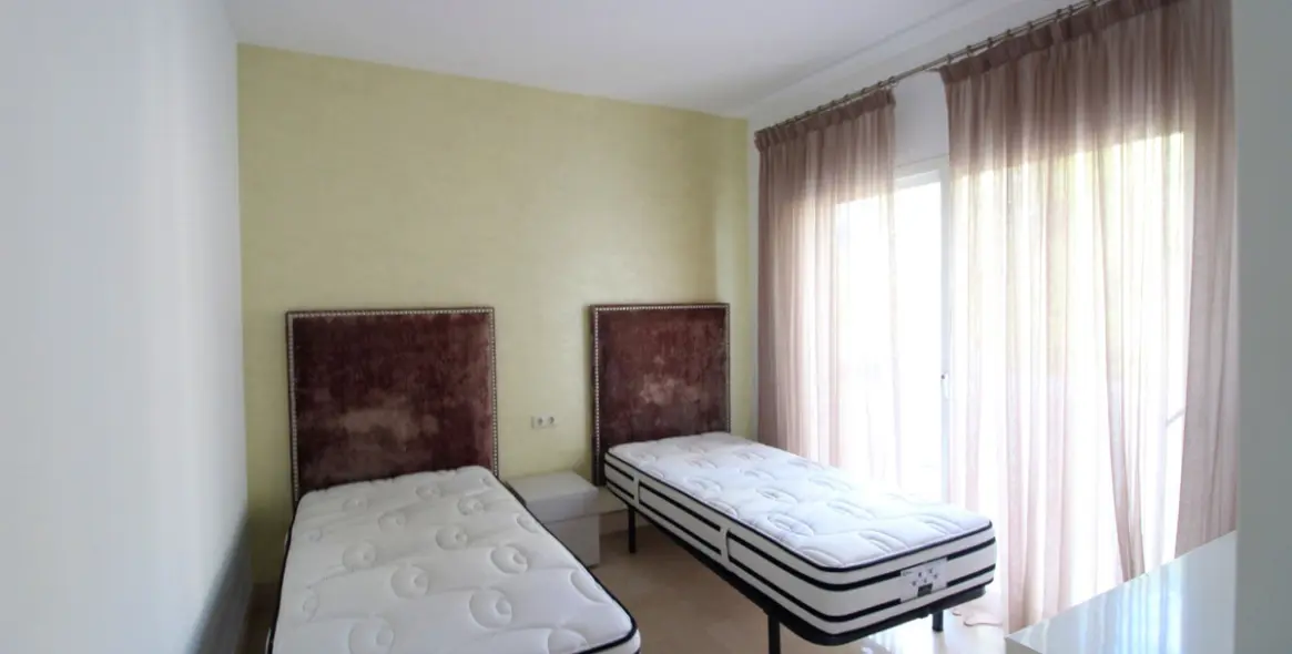 Sale of semi-detached house in Istán 14