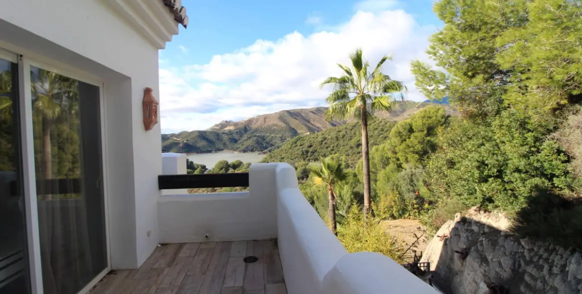 Sale of semi-detached house in Istán 16