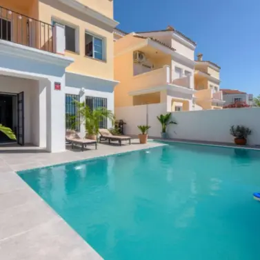 Продажа  отдельно стоящей виллы в New Golden Mile