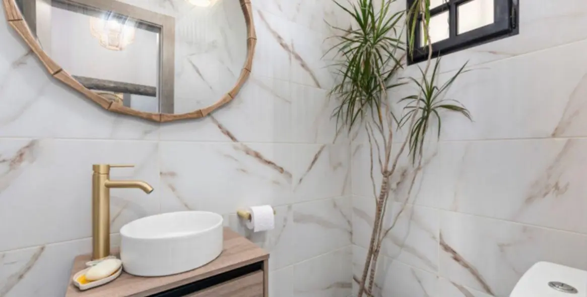 Sale of detached villa in New Golden Mile 16