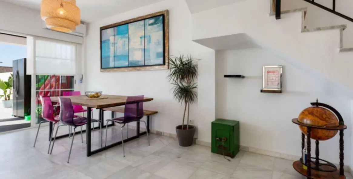 Sale of detached villa in New Golden Mile 17