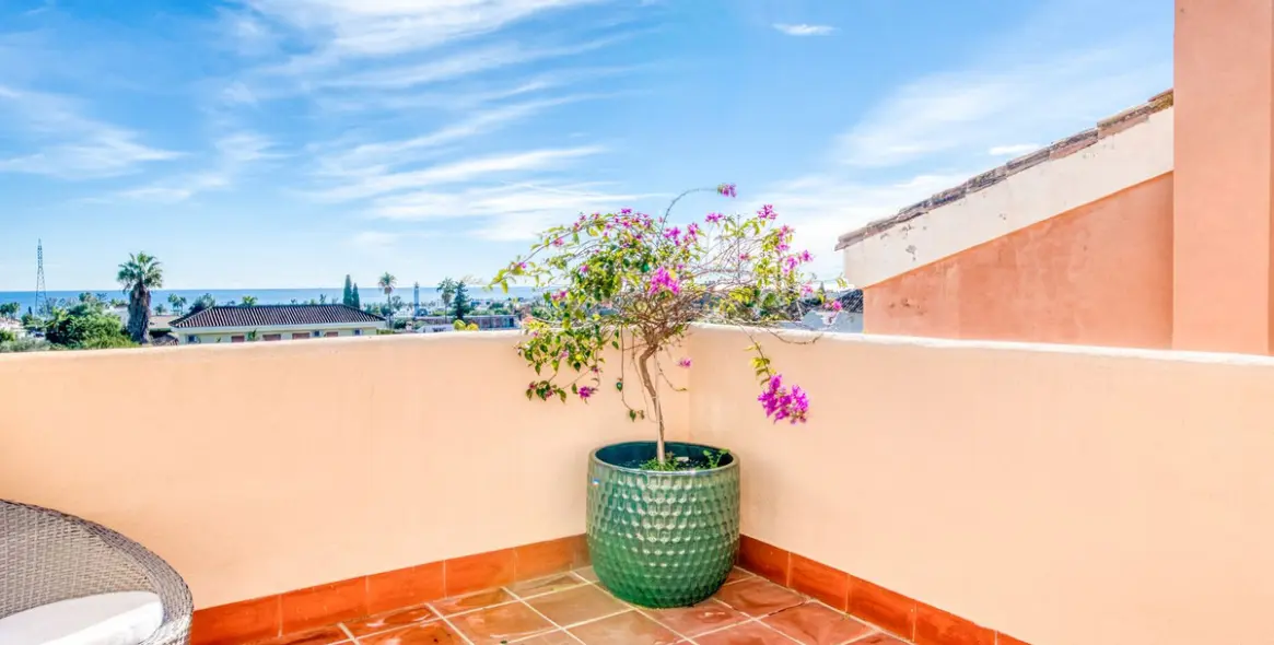 Продажа  отдельно стоящей виллы в New Golden Mile 24