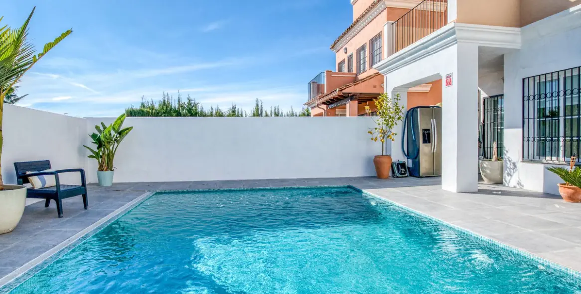 Продажа  отдельно стоящей виллы в New Golden Mile 34