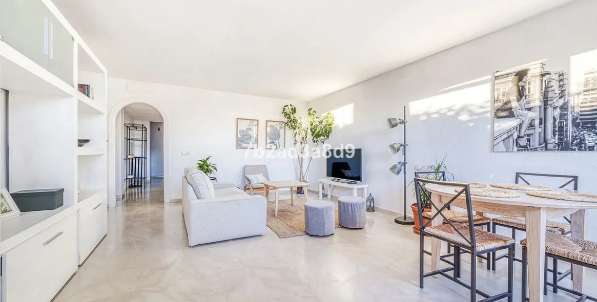 Продажа апартаментов на среднем этаже в Nueva Andalucía 2