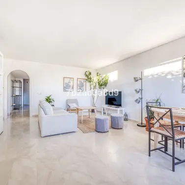 Venta de apartamento en planta media en Nueva Andalucía