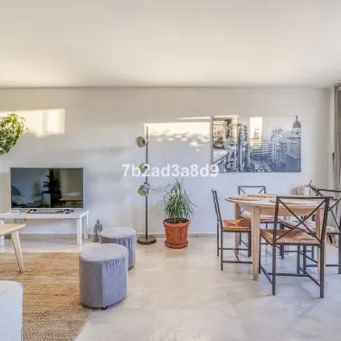 Venta de apartamento en planta media en Nueva Andalucía