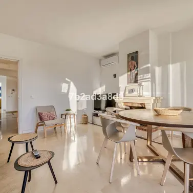 Venta de apartamento en planta media en Nueva Andalucía