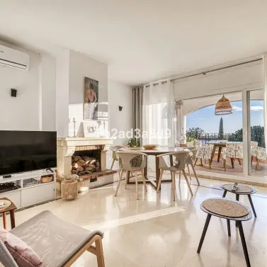 Venta de apartamento en planta media en Nueva Andalucía