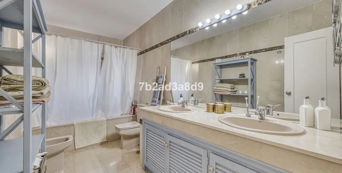 Продажа апартаментов на среднем этаже в Nueva Andalucía 20