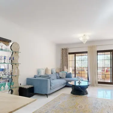 Venta de apartamento en planta media en Hacienda del Sol