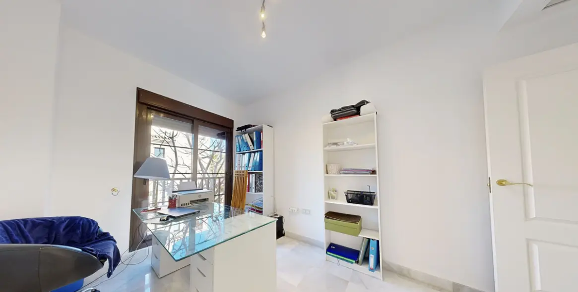 Venta de apartamento en planta media en Hacienda del Sol 20