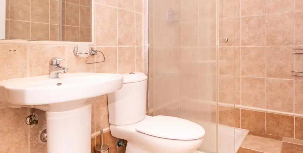 Venta de apartamento en planta media en Hacienda del Sol 21