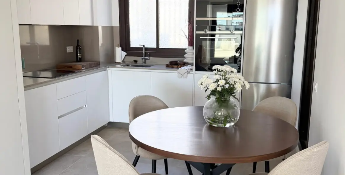 Sale of middle floor apartment in Estepona 7