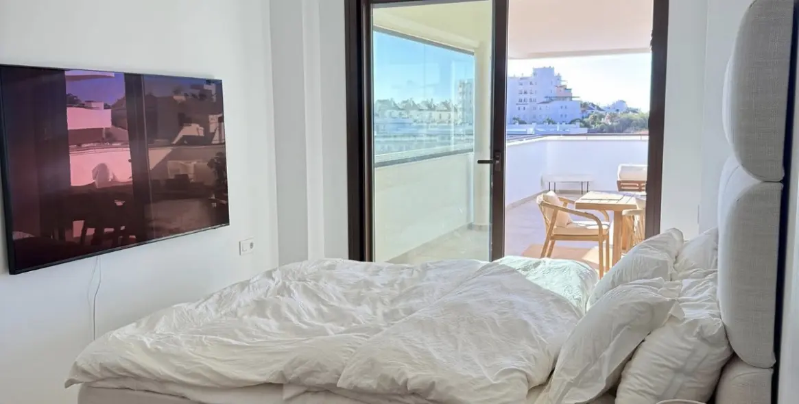 Sale of middle floor apartment in Estepona 8