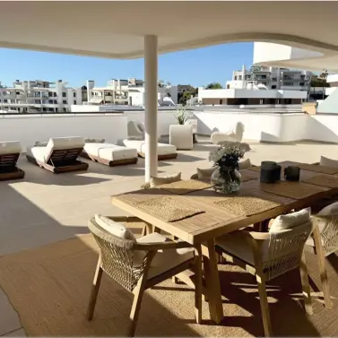 Продажа апартаментов на среднем этаже в Estepona