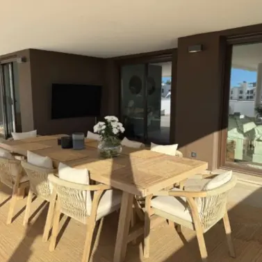 Продажа апартаментов на среднем этаже в Estepona