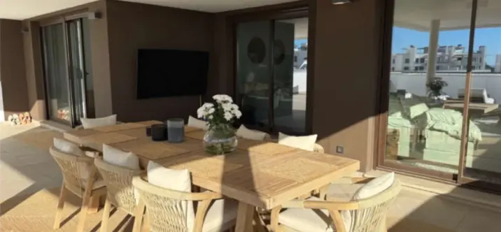 Продажа апартаментов на среднем этаже в Estepona 1