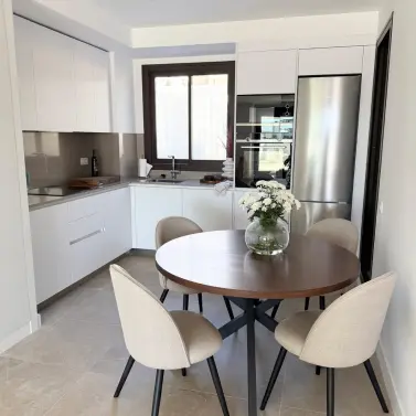 Продажа апартаментов на среднем этаже в Estepona