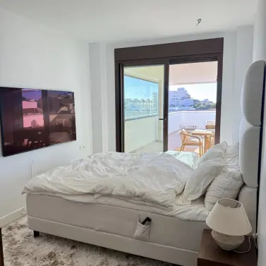 Продажа апартаментов на среднем этаже в Estepona