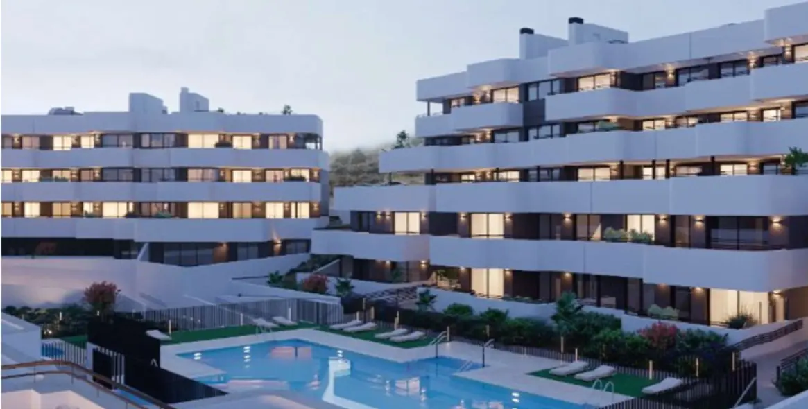 Venta de apartamento en planta media en Estepona 8