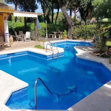 Venta de villa independiente en Calahonda