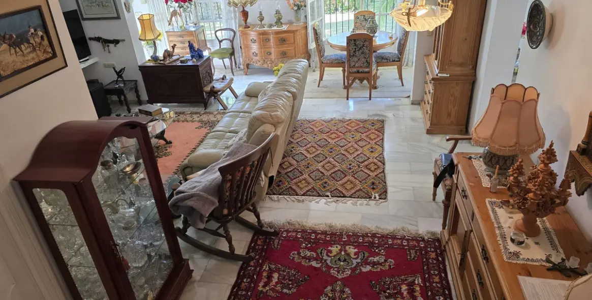 Sale of detached villa in Calahonda 3