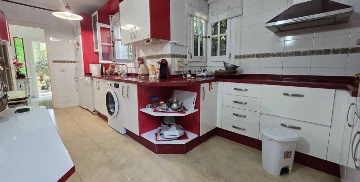 Sale of detached villa in Calahonda 5