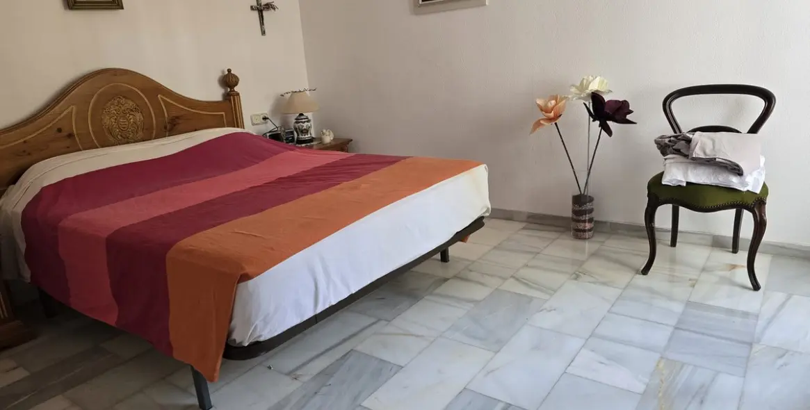 Sale of detached villa in Calahonda 11