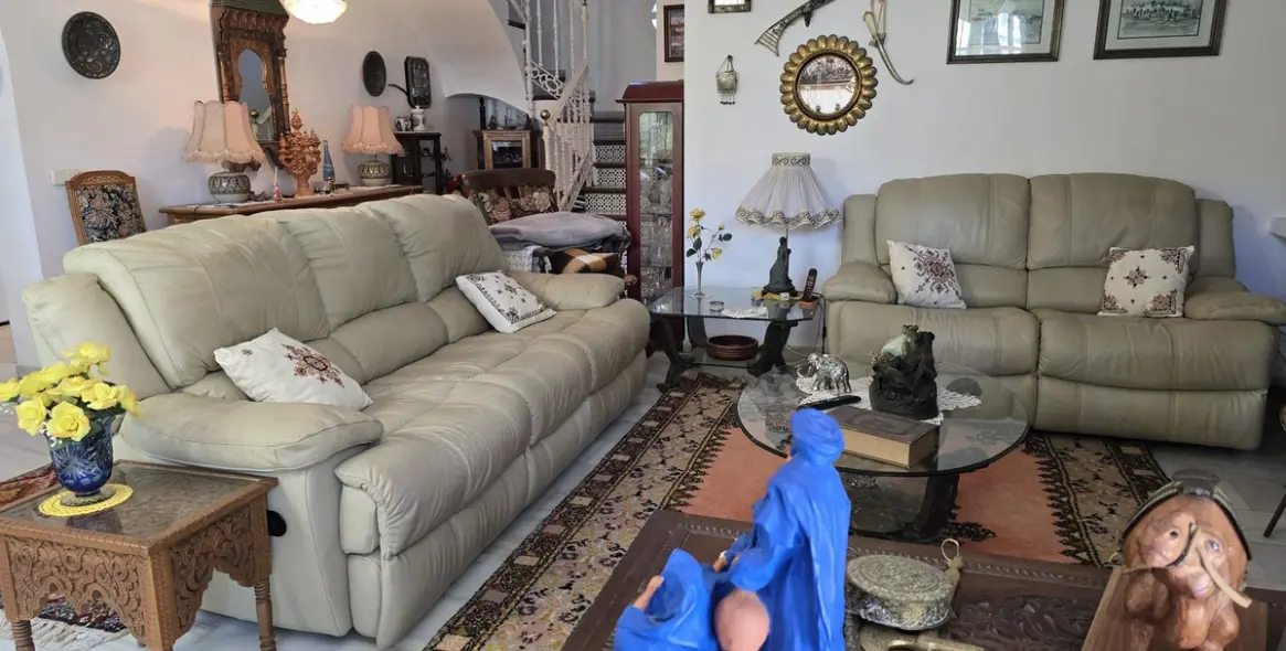 Sale of detached villa in Calahonda 31