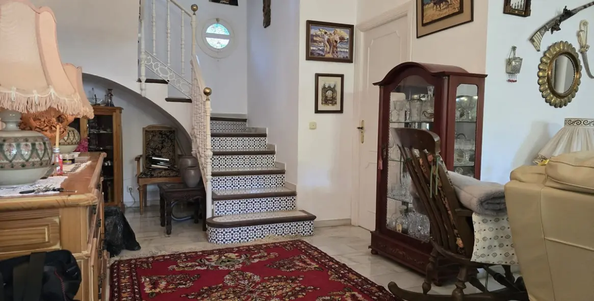 Sale of detached villa in Calahonda 32