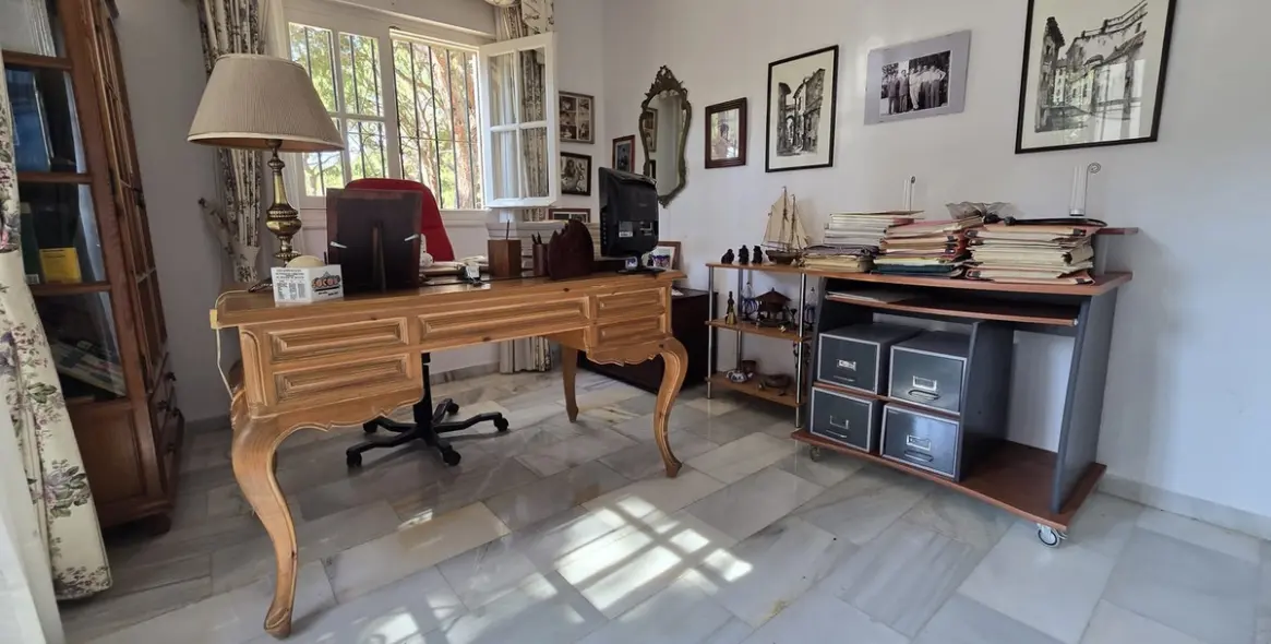 Sale of detached villa in Calahonda 33