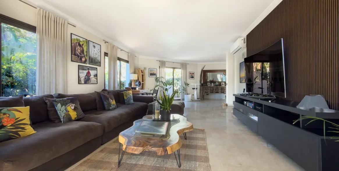 Продажа апартаментов на первом этаже в Elviria 2