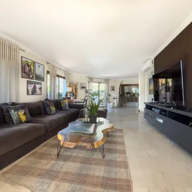 Продажа апартаментов на первом этаже в Elviria