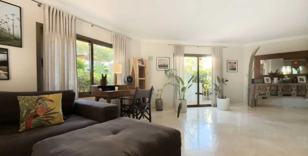 Продажа апартаментов на первом этаже в Elviria 4