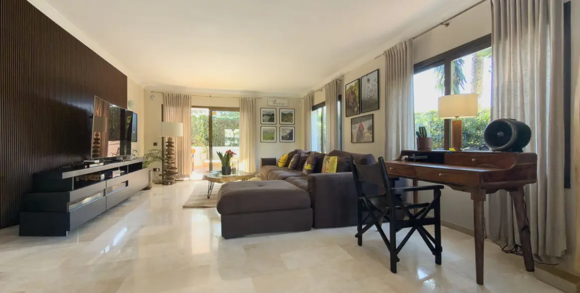 Продажа апартаментов на первом этаже в Elviria 5