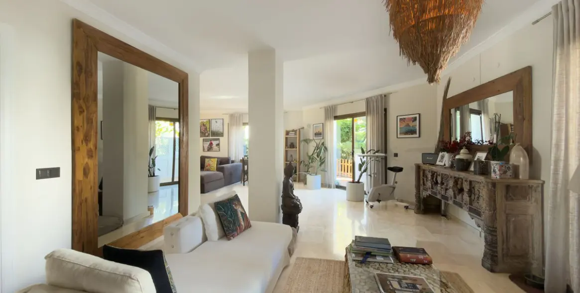 Продажа апартаментов на первом этаже в Elviria 8